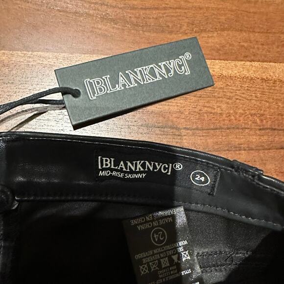 BLANK‎ NYC NWT Spoiler Alert Vegan Leather Mid Rise Skinny Moto Pants Size 24 - Picture 10 of 14